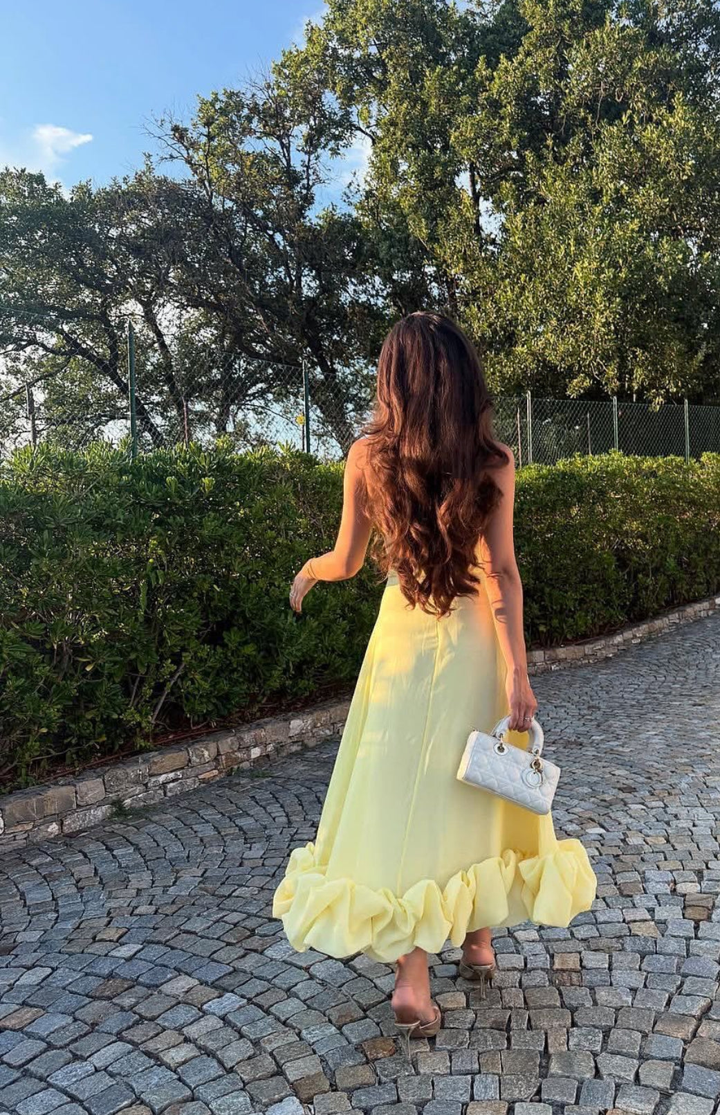 Robe de bal trapèze jaune à bretelles spaghetti, robe d'invitée de mariage formelle J7831