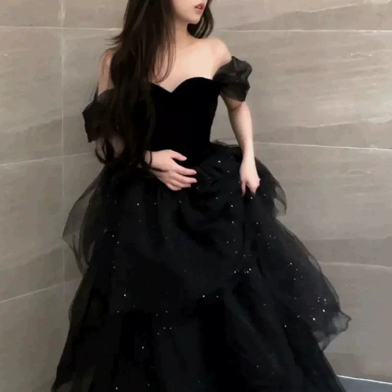 Robe de bal longue noire à épaules dénudées et coupe trapèze en tulle, tenue de soirée formelle J8421