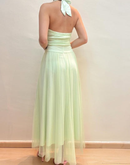 Robe de soirée longue verte à col licou J8591