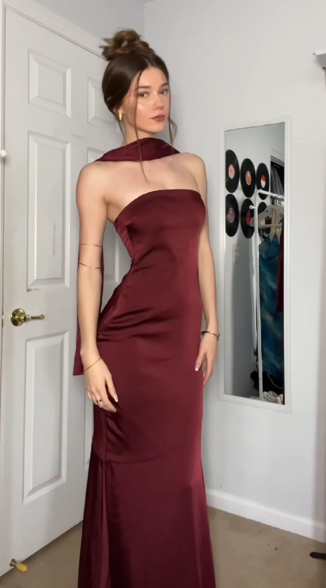 Robe de bal longue sirène bordeaux bustier en satin J7911