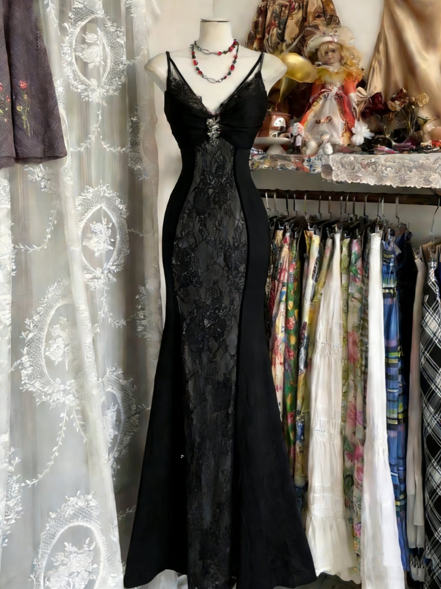 Robe de bal vintage en dentelle bordeaux à col en V et manches longues, style sirène, tenue de soirée, d'anniversaire, J3677