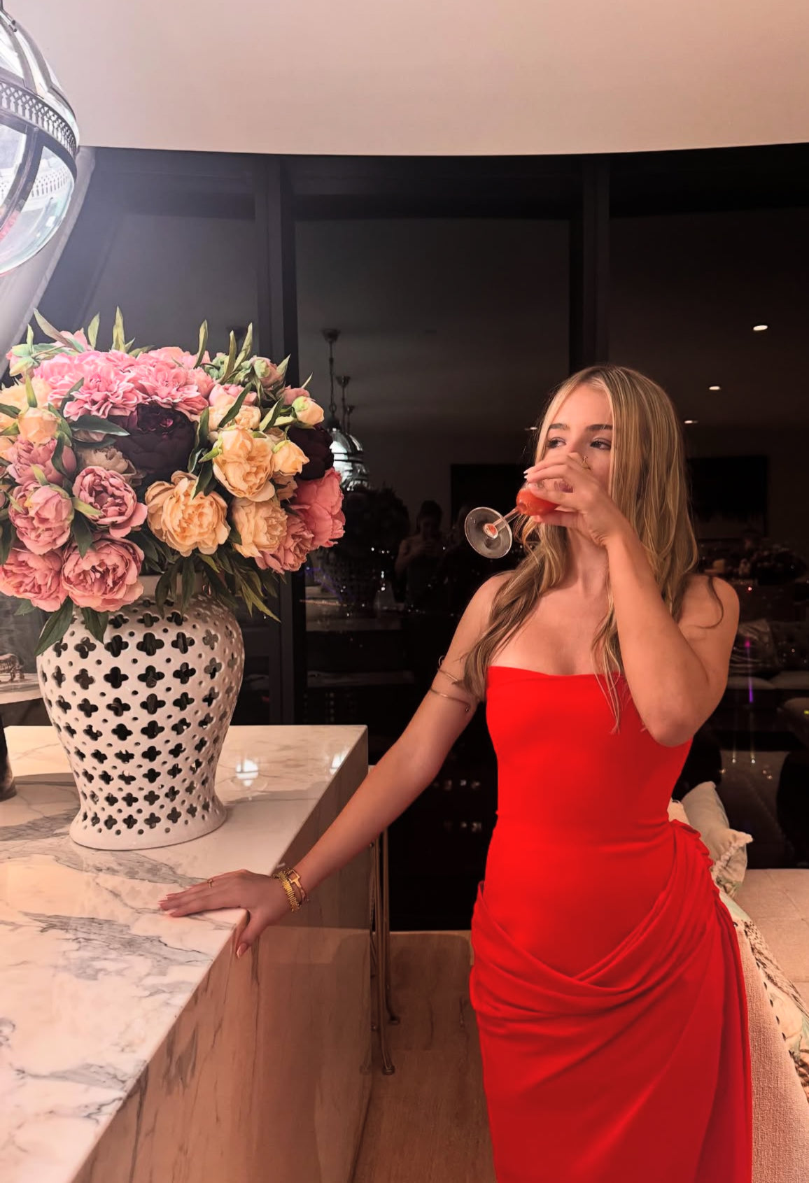 Trägerloses rotes Etuikleid, langes Ballkleid, Geburtstagsoutfit J7824