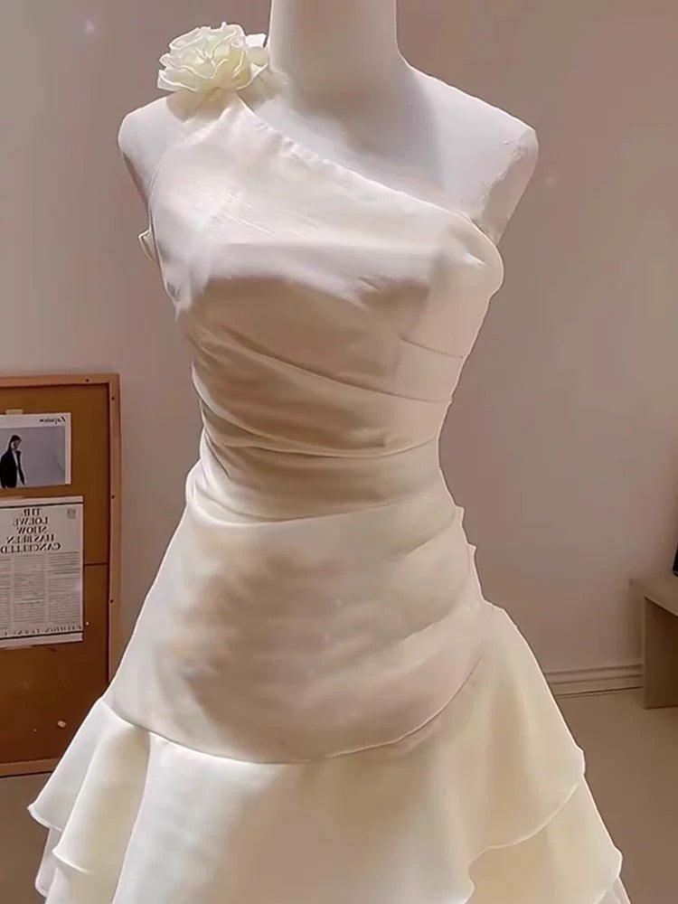 Robe de soirée courte asymétrique à une épaule et coupe trapèze, robe d'anniversaire J7309