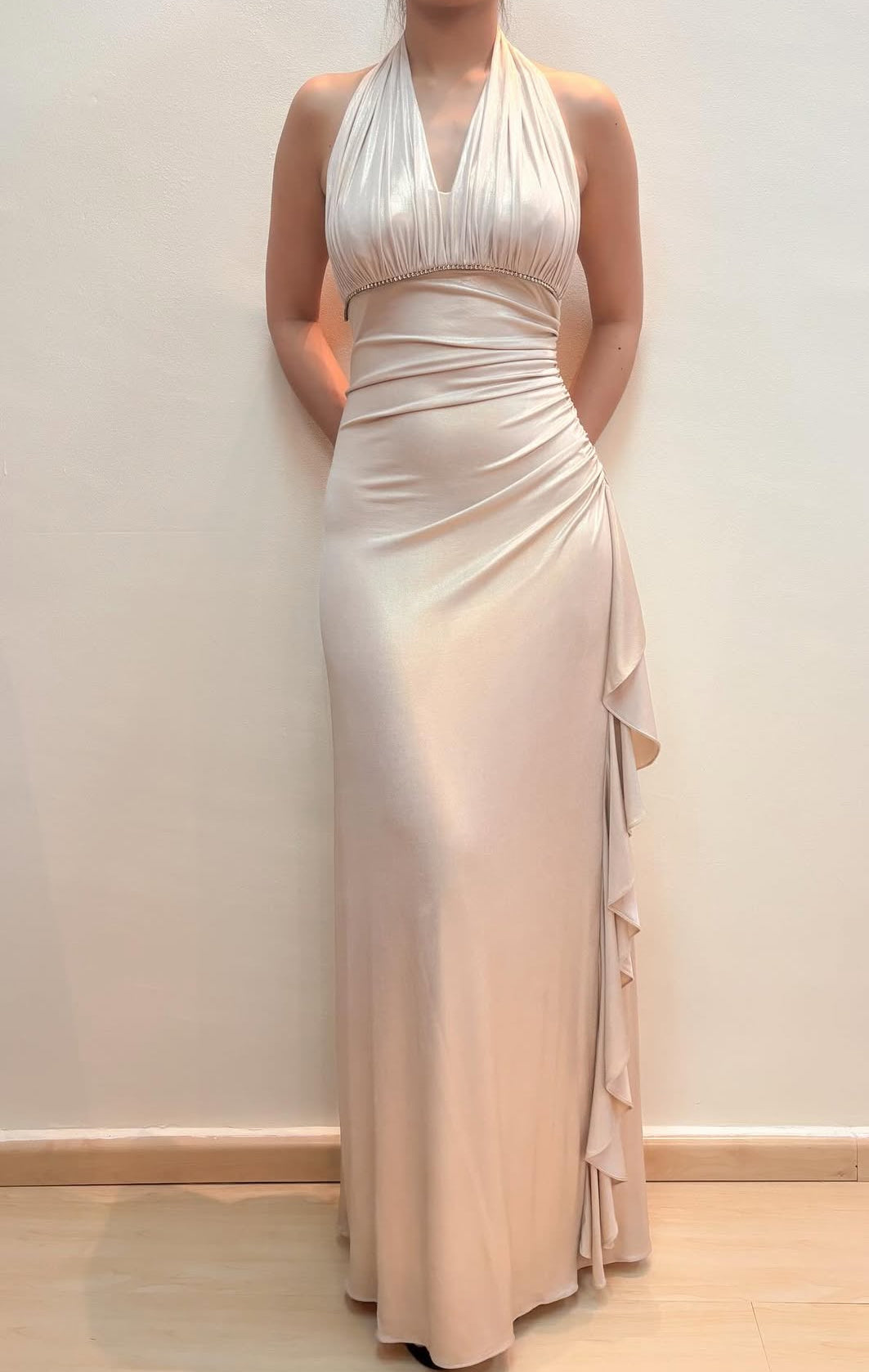 Neckholder-Rüschen-Langballkleid Formales Partykleid J8572