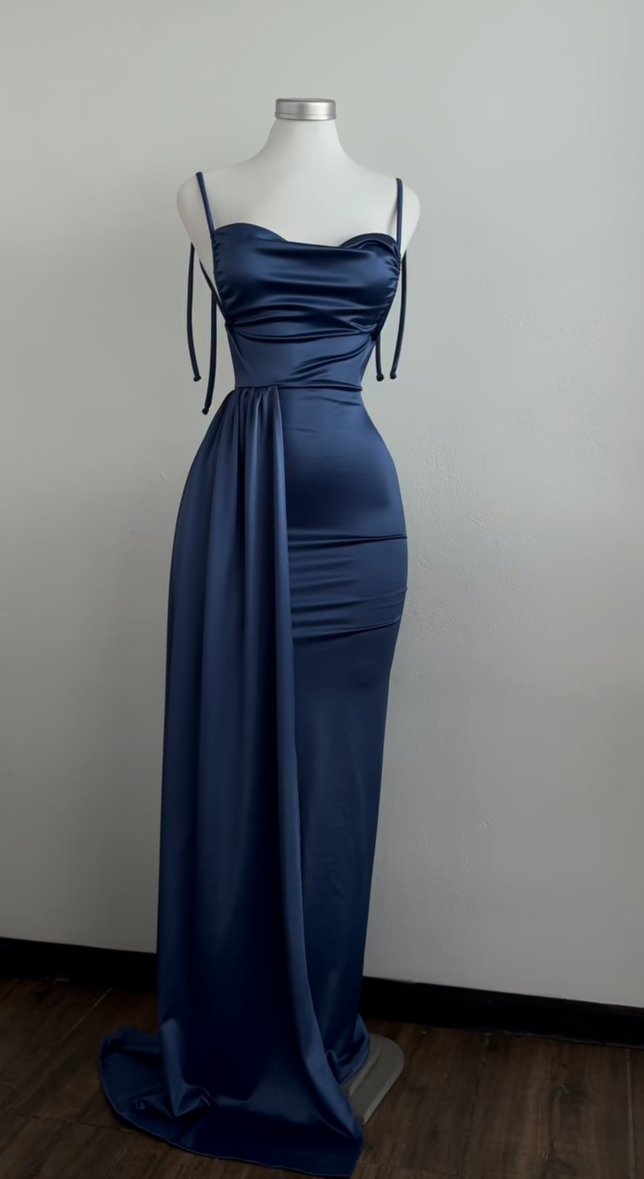 Robe de bal longue en satin bleu à bretelles spaghetti, dos nu, robe de soirée sexy J8595