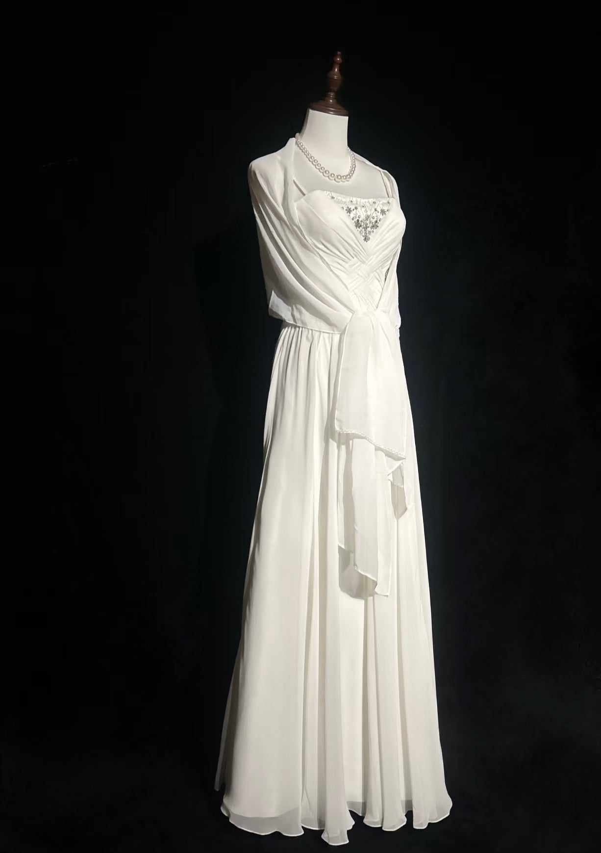 Spaghettiträger Weißes A-Linien-Abendkleid mit Perlenbesatz Langes Ballkleid J7994