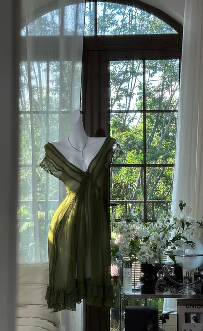 Grünes durchsichtiges kurzes Kleid in A-Linie mit V-Ausschnitt J7258
