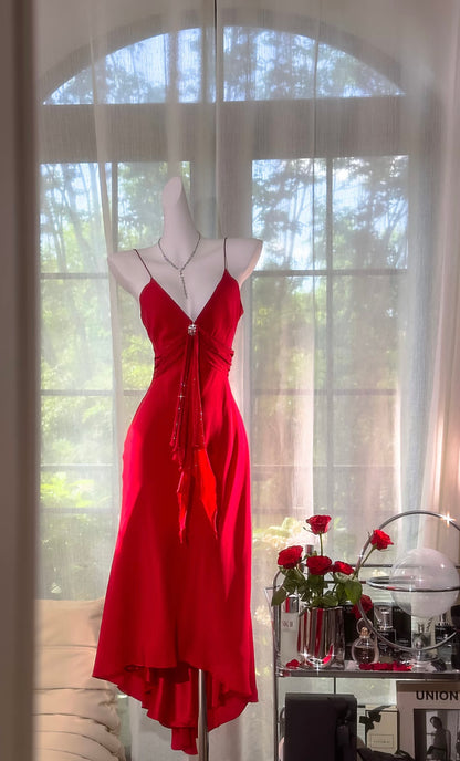 Robe de soirée sexy rouge à bretelles spaghetti et col en V J7647