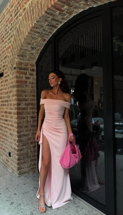 Schulterfreies rosa Etui-Ballkleid mit Schlitz, formelles Abendkleid J7158