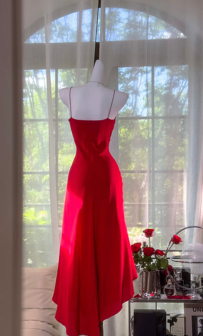 Robe de soirée sexy rouge à bretelles spaghetti et col en V J7647