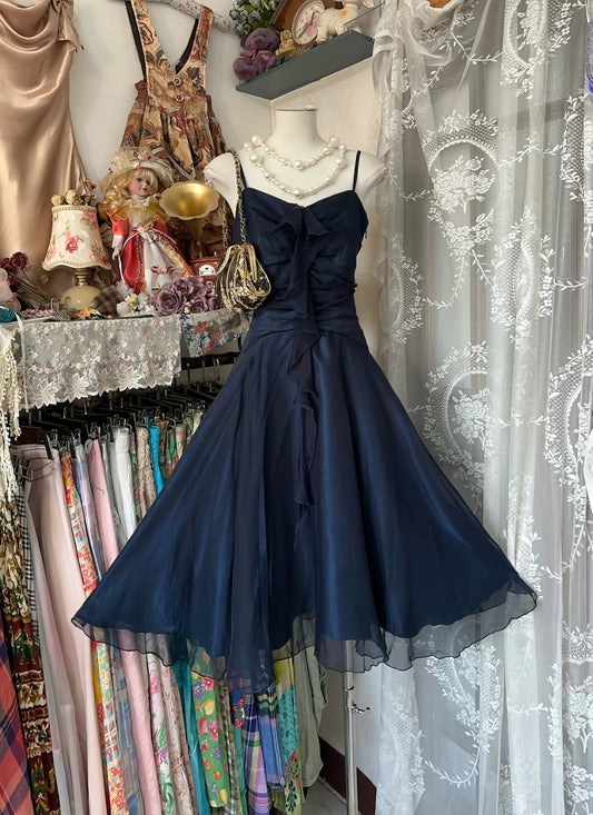 Spaghettiträger A-Linie Marineblaues Homecoming-Kleid mit Rüschen Partykleid J8508