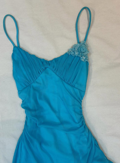 Robe de bal courte vintage à bretelles spaghetti et volants bleus J8566