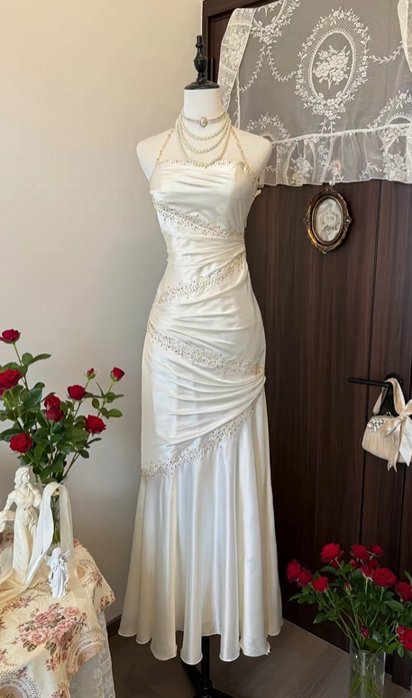 Halter White Sheath Wedding Dress Beaded Retro Bridal Gown  J11728