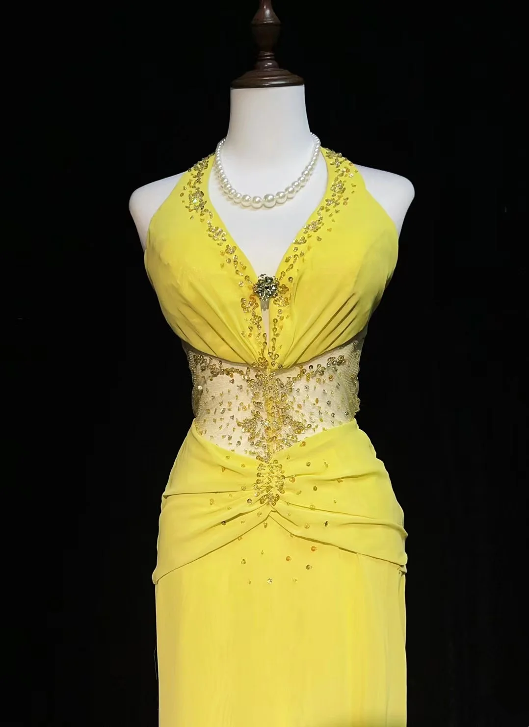 Halter Yellow Chiffon Prom Dress Backless Formal Evening Dress J9834