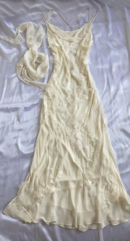 Robe de bal longue beige en mousseline de soie, coupe trapèze, style vintage, référence J2944