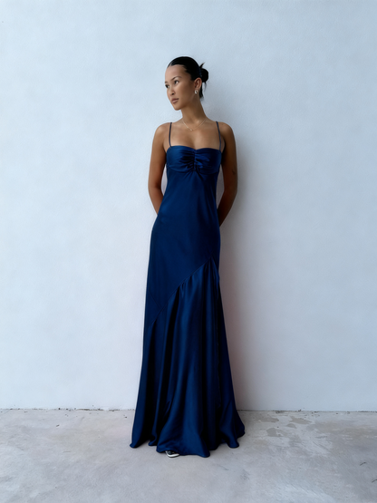 Robe de bal longue pêche en satin, coupe trapèze, modèle J3146