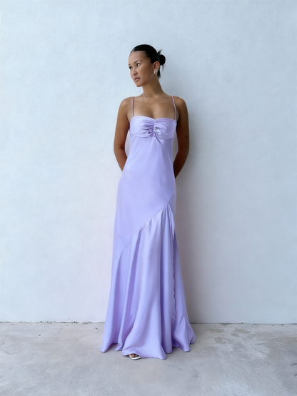 Robe de bal longue pêche en satin, coupe trapèze, modèle J3146