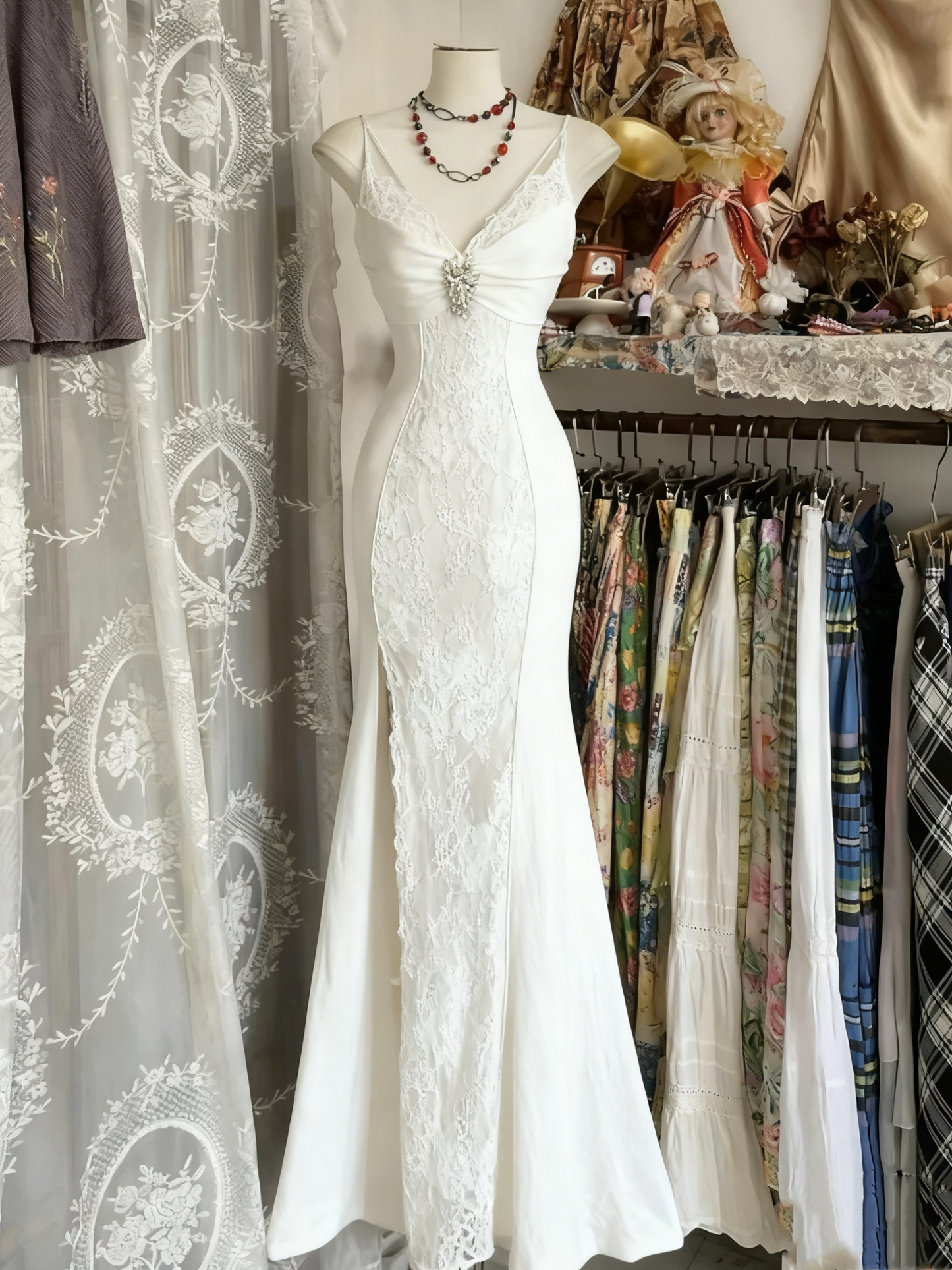 Robe de bal vintage en dentelle bordeaux à col en V et manches longues, style sirène, tenue de soirée, d'anniversaire, J3677