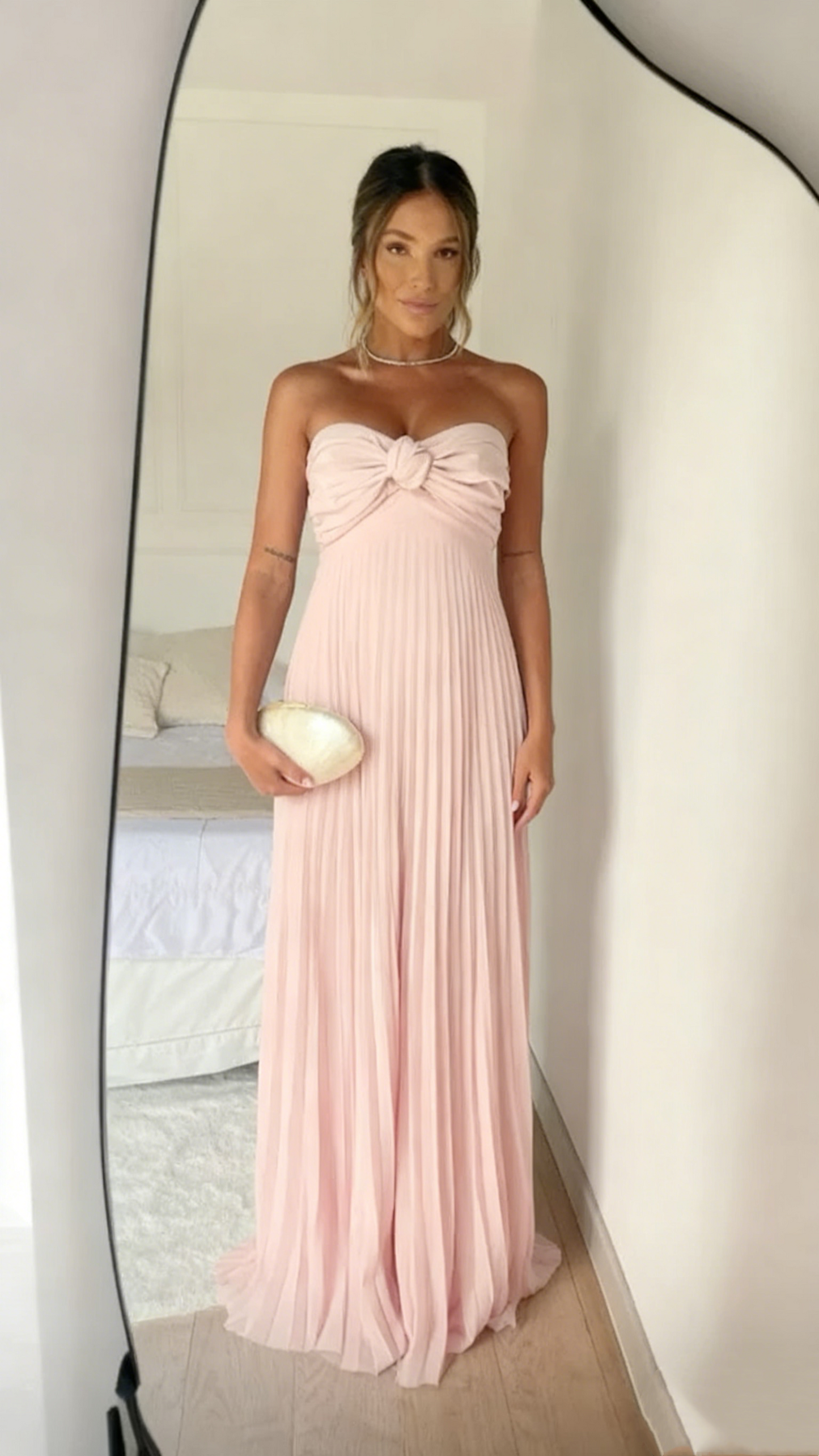 Robe de soirée longue en mousseline de soie rose clair sans bretelles J3987
