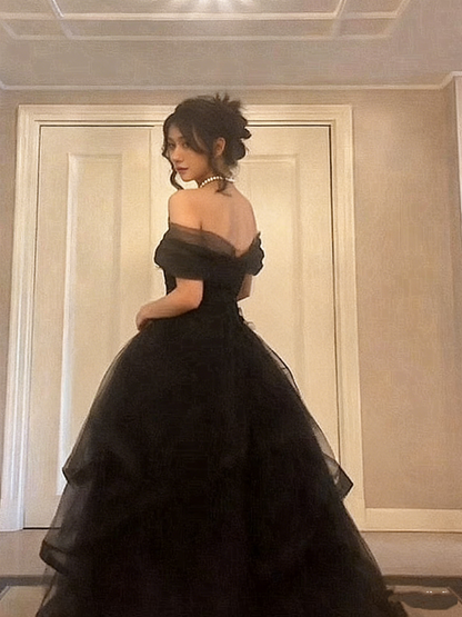 Robe de soirée longue à épaules dénudées en tulle noir, coupe trapèze, décolleté en cœur, J4272
