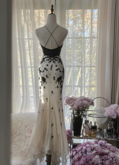 Robe de bal vintage en mousseline de soie et dentelle noire J4676