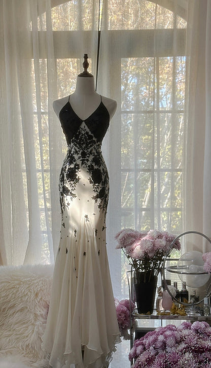 Robe de bal vintage en mousseline de soie et dentelle noire J4676