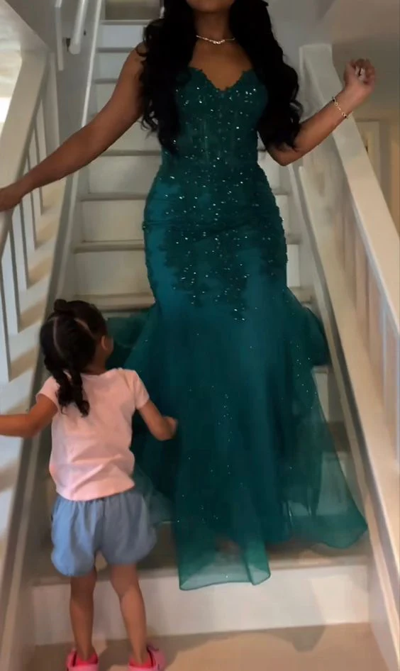 Robe de soirée sirène en tulle vert émeraude et dentelle J4723