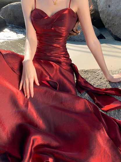 Blaues Ballkleid mit Spaghettiträgern und Rüschen J5978
