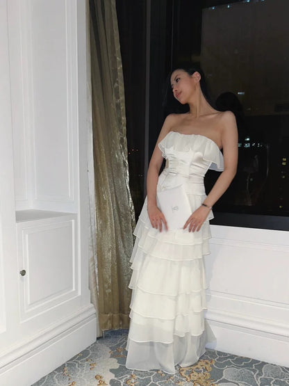 Robe de bal longue bustier en mousseline de soie ivoire à volants J5991
