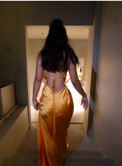 Robe de bal trapèze en satin orange à bretelles spaghetti simples J6733