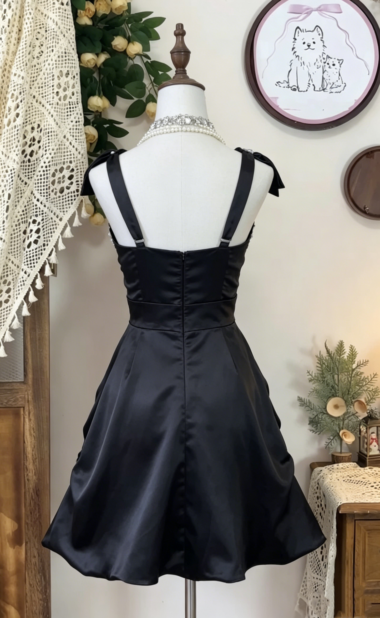 A-Linie Schwarzes Perlen-Heimkehrkleid Kurzes formelles Partykleid J7057