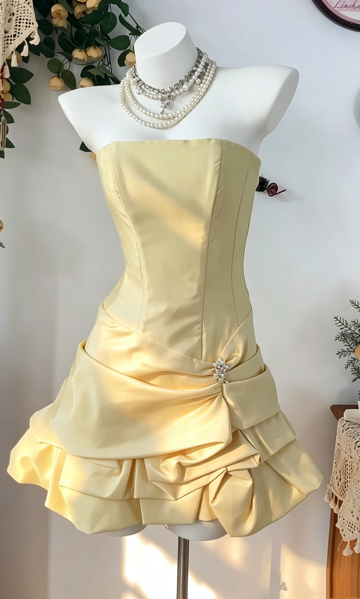 Robe de bal courte bustier coupe trapèze verte J8413