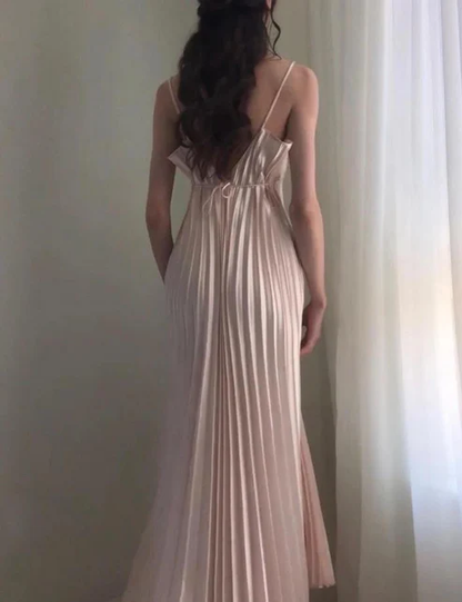 Robe de bal longue plissée à bretelles spaghetti champagne J8604