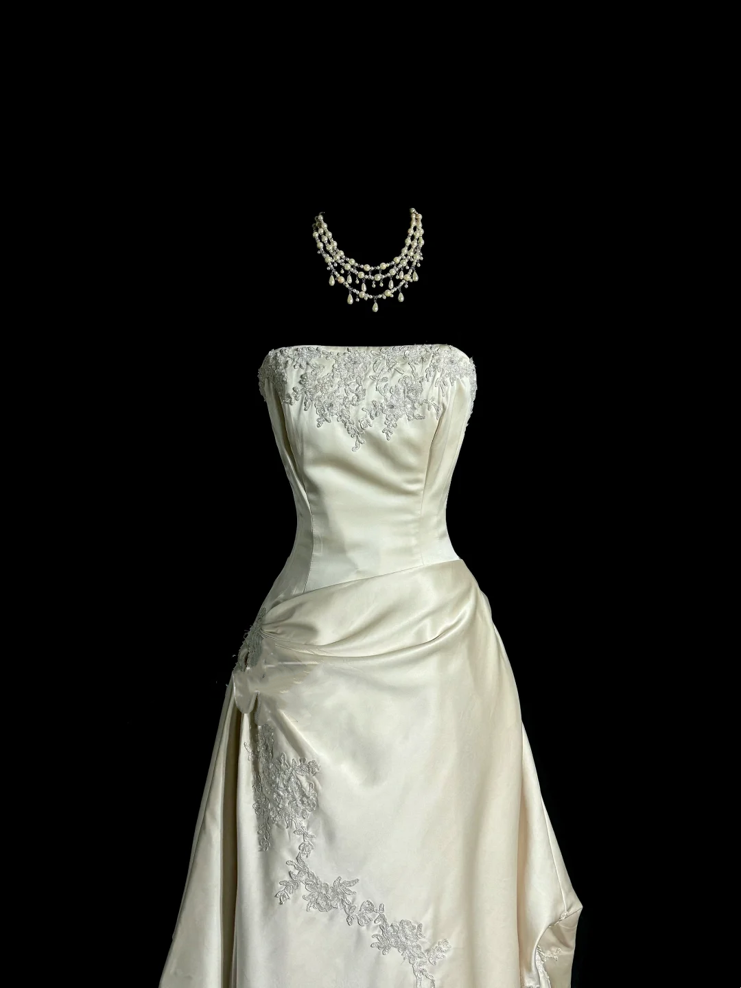 Elegant A Line Satin Wedding Dress Applique Wedding Gown For Bridal J8934