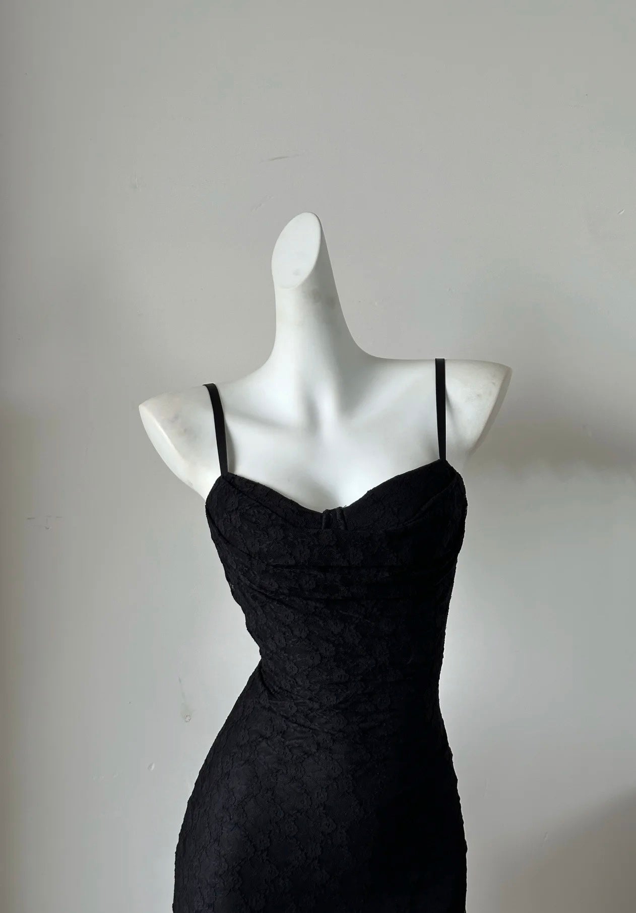 Rosa Etuikleid, lang, mit Seitenschlitz, Satin, formelles Kleid J8820