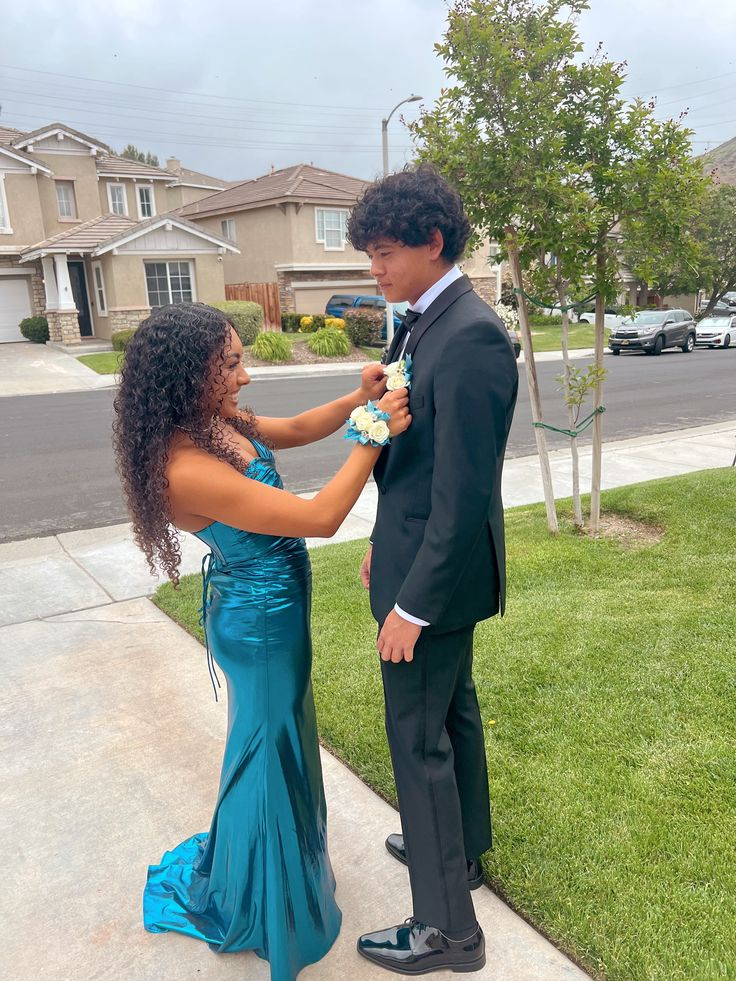 Robe de soirée fourreau noire sexy longue avec fente J8826