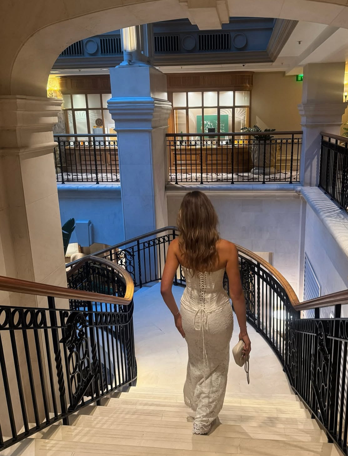 Rosa Etuikleid, lang, mit Seitenschlitz, Satin, formelles Kleid J8820