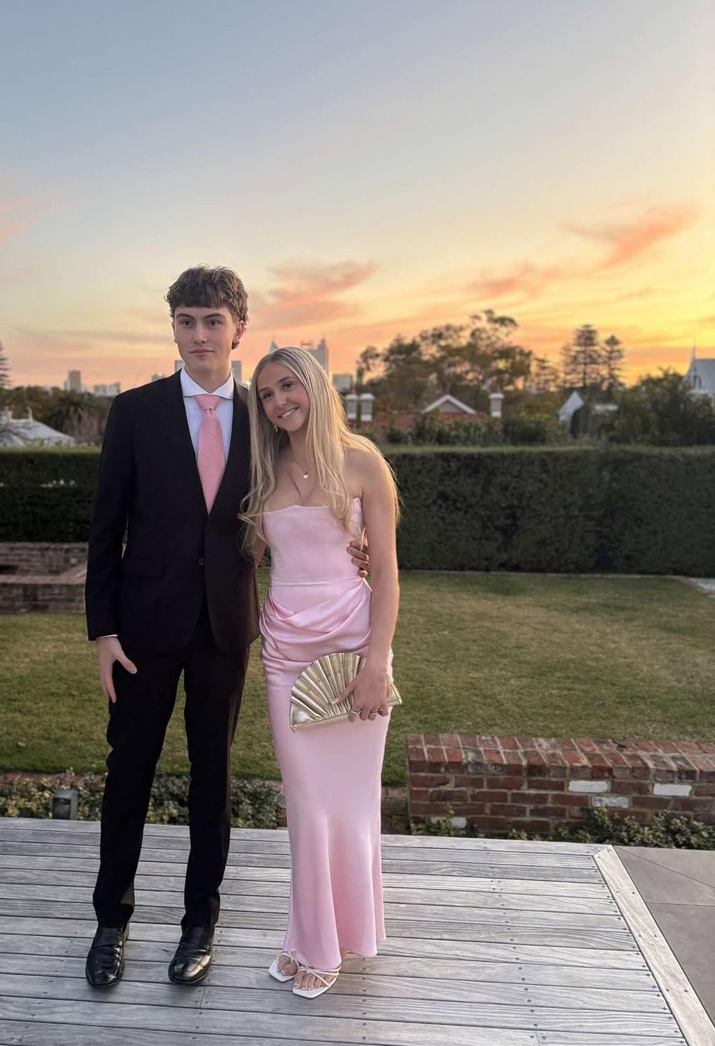 Robe de soirée fourreau noire sexy longue avec fente J8826