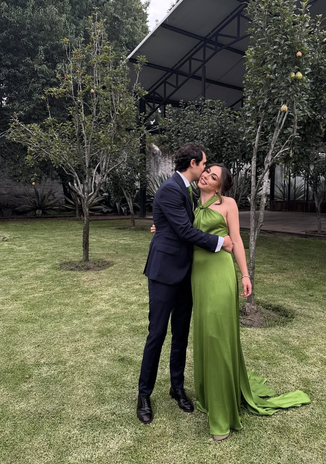 Robe de soirée fourreau noire sexy longue avec fente J8826