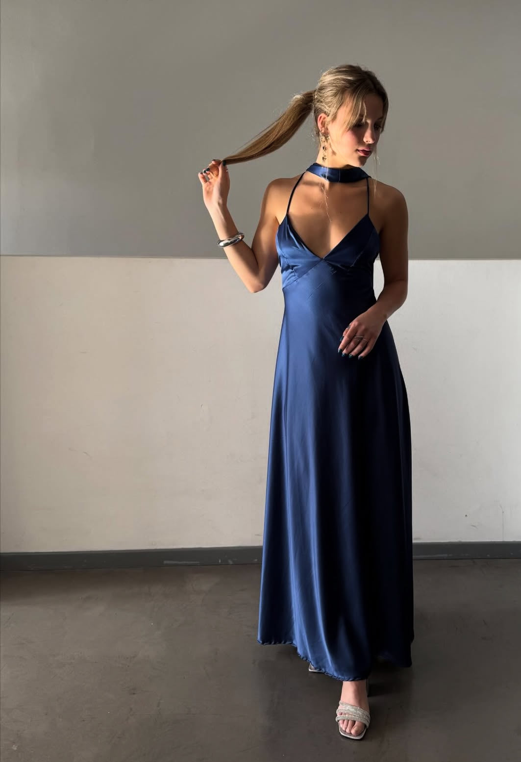 V Neck Navy Blue Prom Dress Backless Wedding Guest Dress J9048