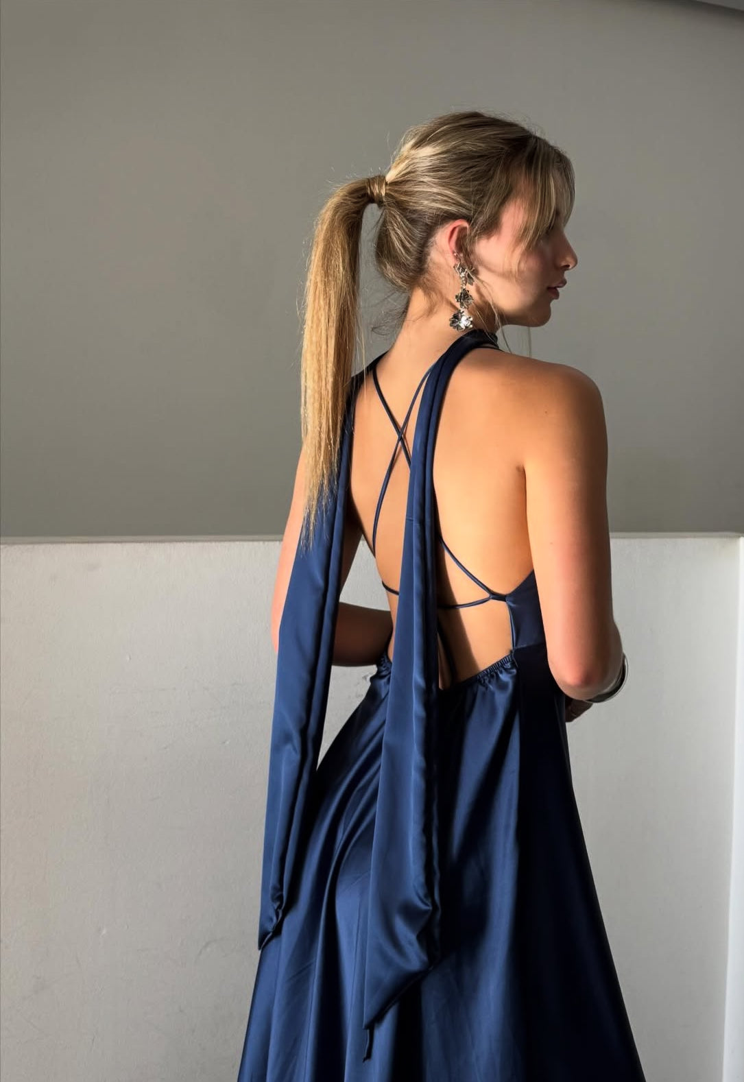 V Neck Navy Blue Prom Dress Backless Wedding Guest Dress J9048