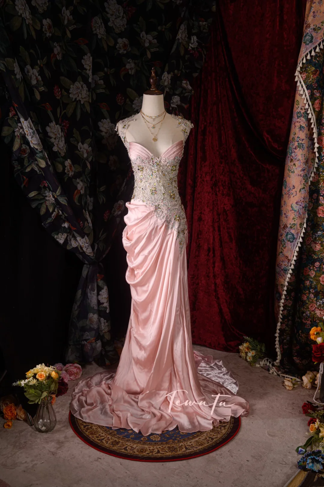 Robe de soirée fourreau noire sexy longue avec fente J8826