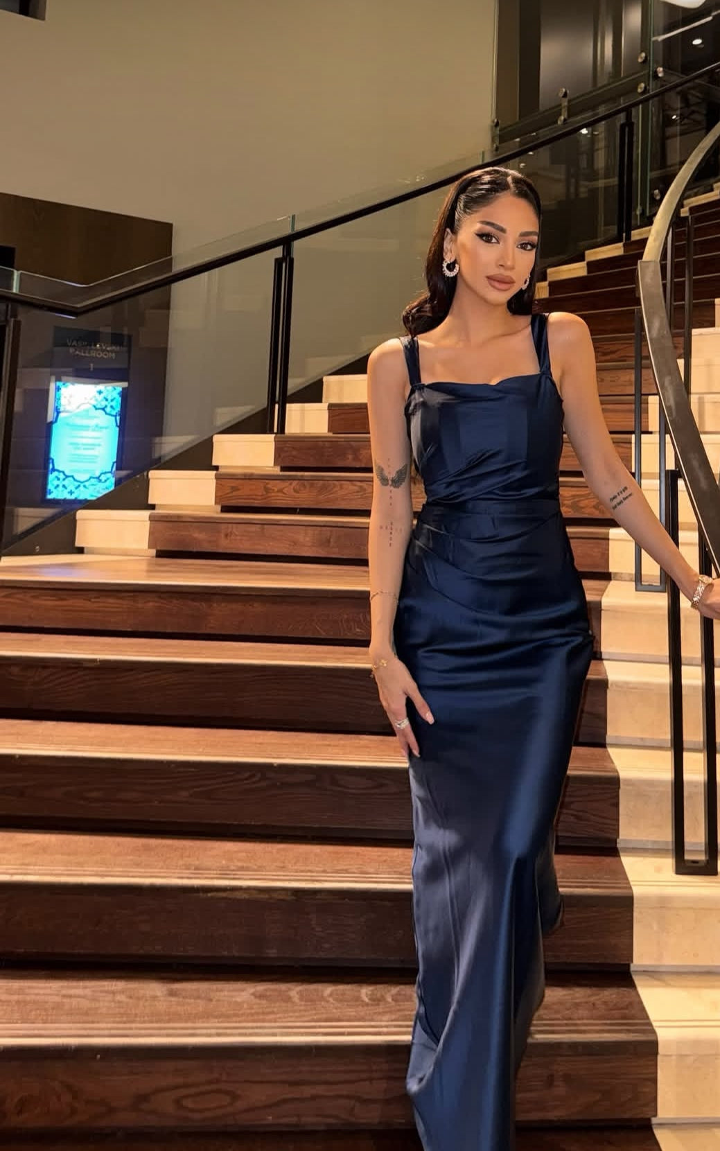 Robe de soirée fourreau noire sexy longue avec fente J8826