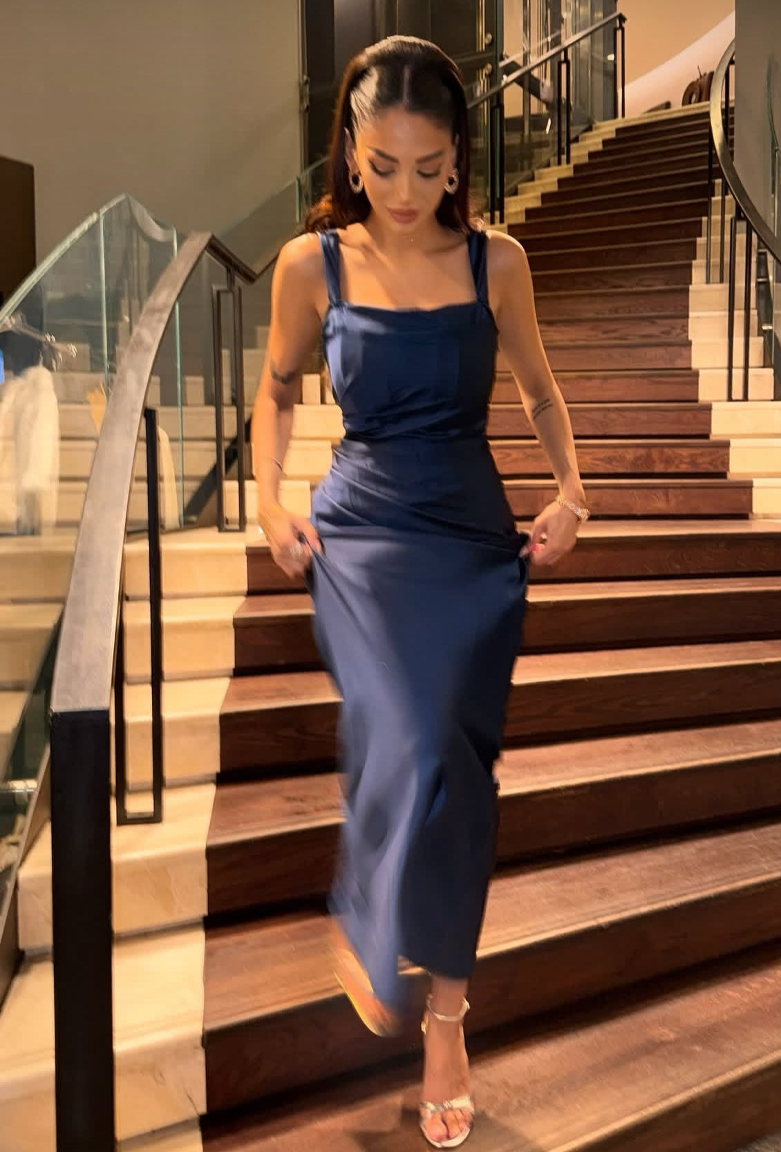 Robe de soirée fourreau noire sexy longue avec fente J8826