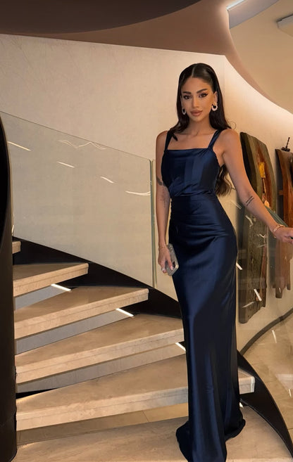 Robe de soirée fourreau noire sexy longue avec fente J8826