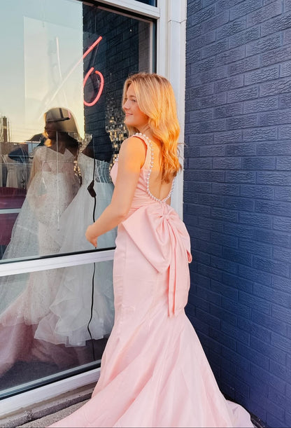 Robe de soirée fourreau noire sexy longue avec fente J8826