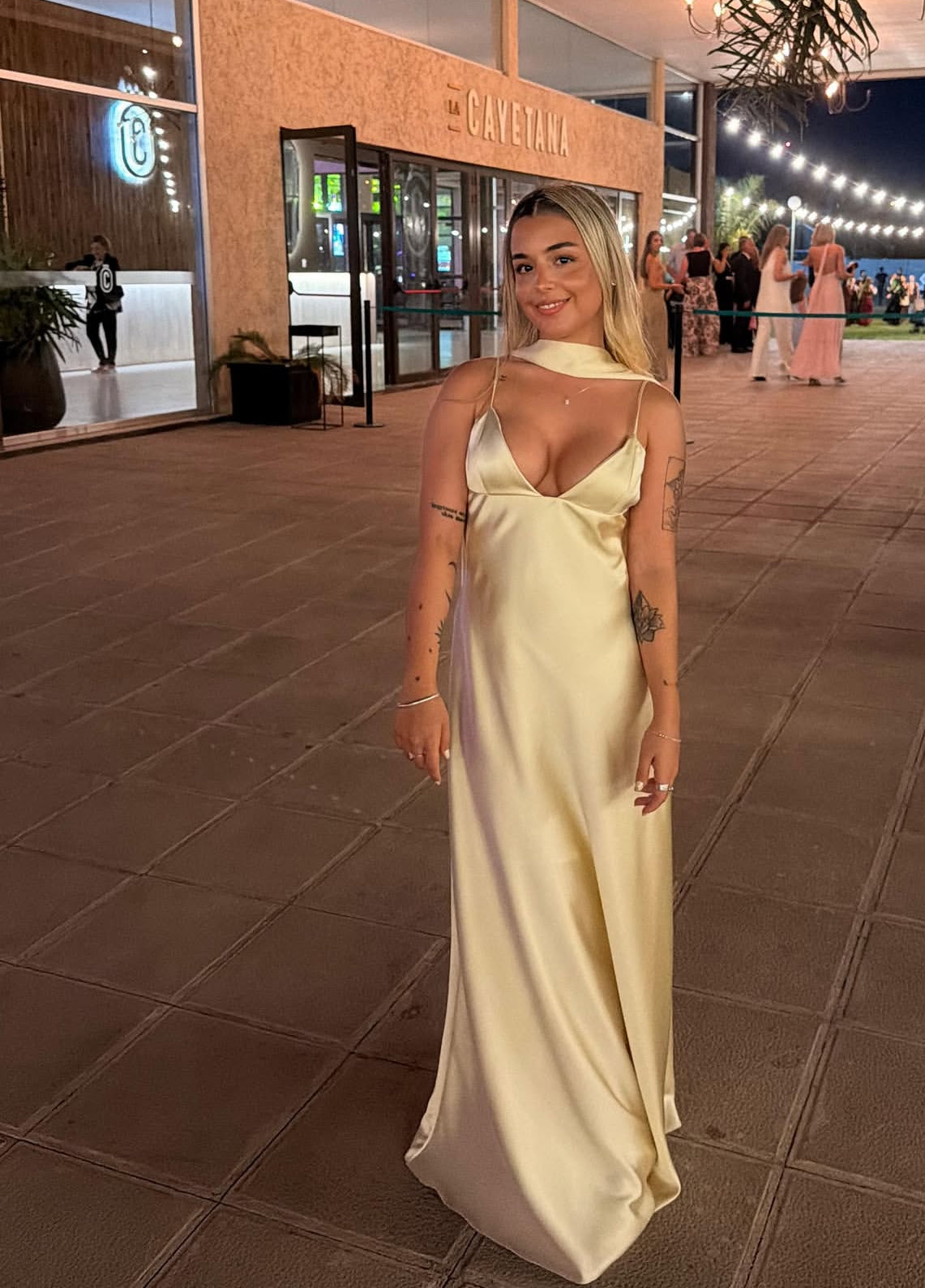 Robe de soirée fourreau noire sexy longue avec fente J8826