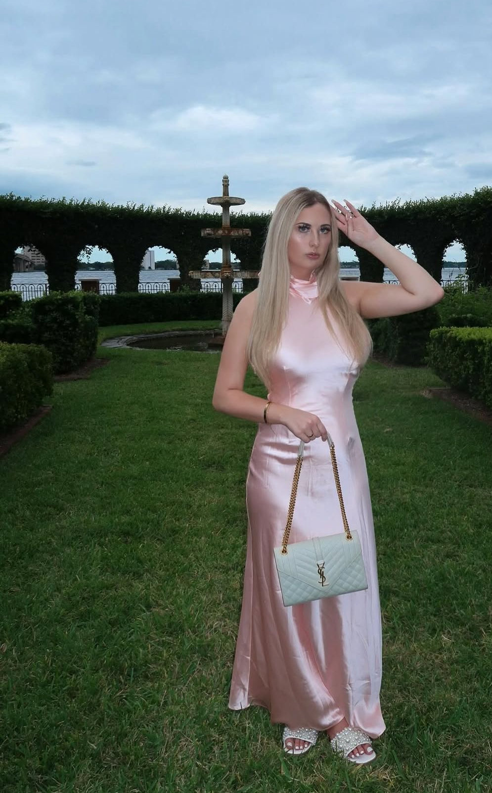 Robe de soirée fourreau noire sexy longue avec fente J8826