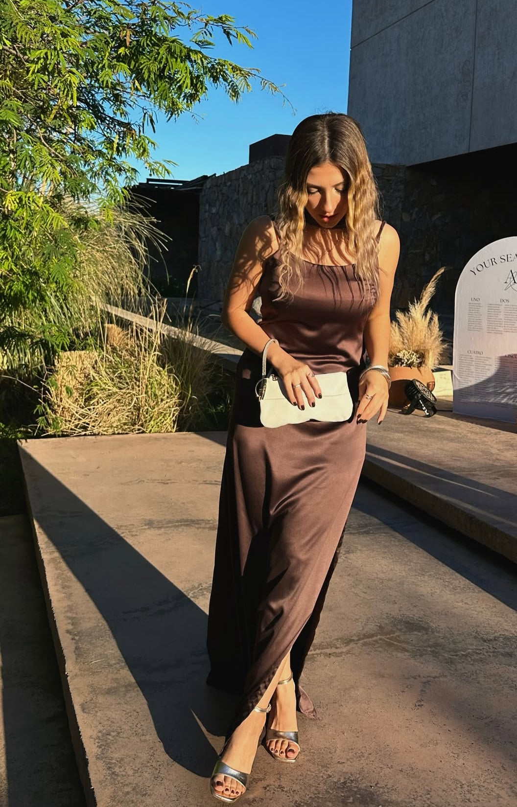 Rosa Etuikleid, lang, mit Seitenschlitz, Satin, formelles Kleid J8820