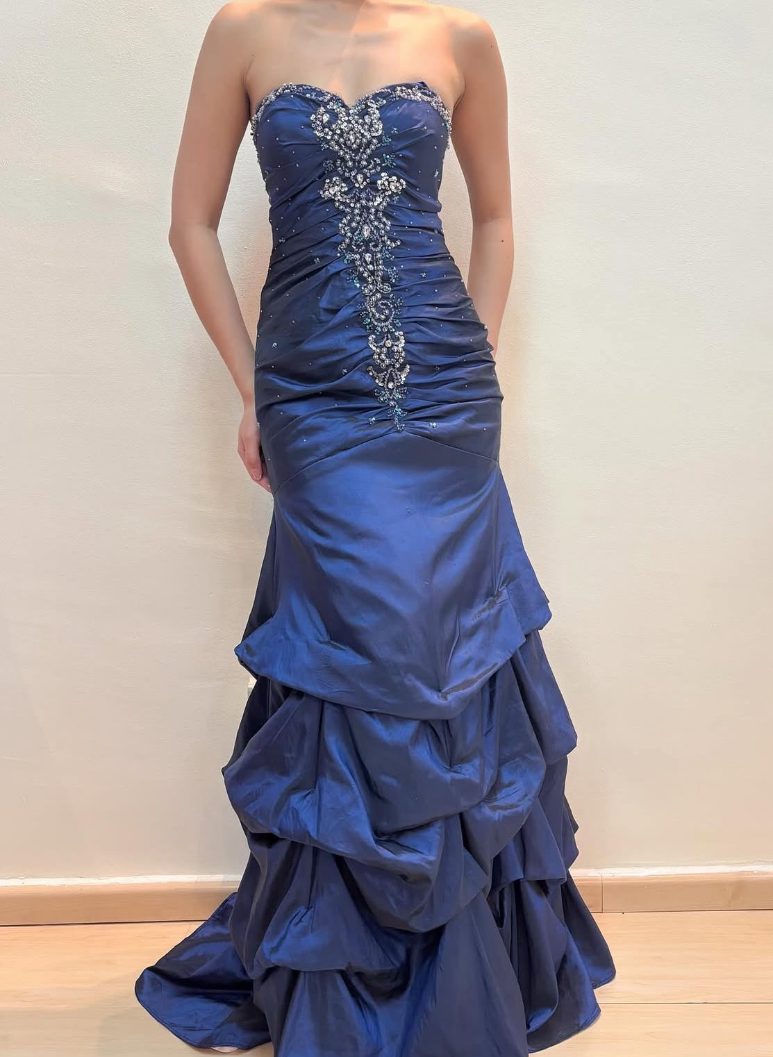 Robe de soirée fourreau noire sexy longue avec fente J8826